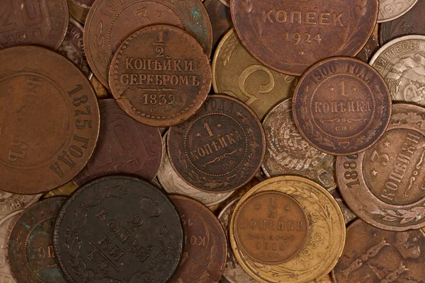 Старые деньги. Мелкие железные и медные монеты . — стоковое фото