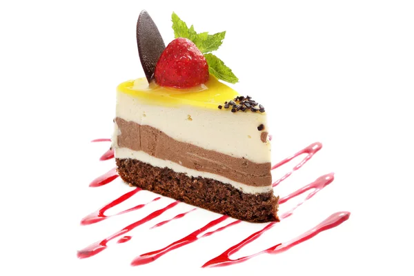 Moussa Stück Kuchen mit Erdbeere — Stockfoto