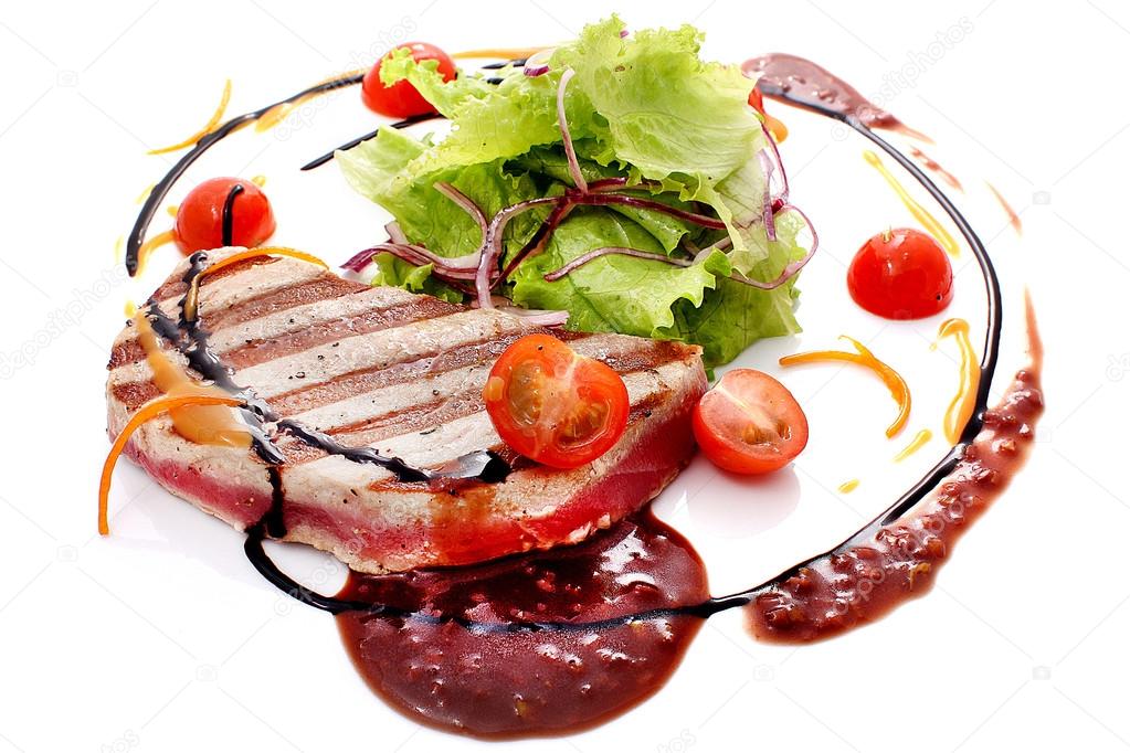 Lightly seared tuna steak with sesame fresh salad