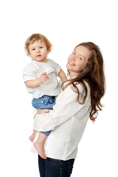 Mamma che tiene il bambino tra le braccia isolato — Foto Stock