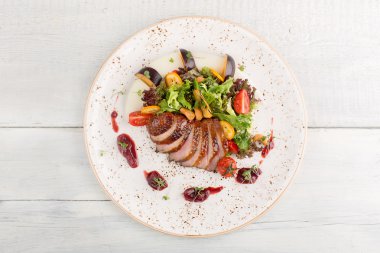 Ördek ve kavun salatası