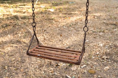 Pas salıncak vardı tüketir