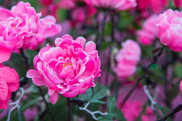 Искусственная роза для украшения дома
.