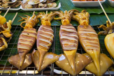 Izgara kalamar ahşap ekledi.