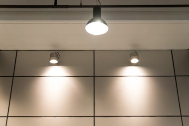 Beyaz Duvar lambası.