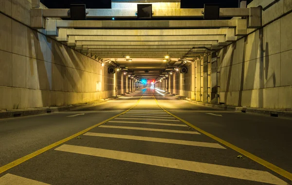 Tráfico de túneles a velocidades de coche . —  Fotos de Stock