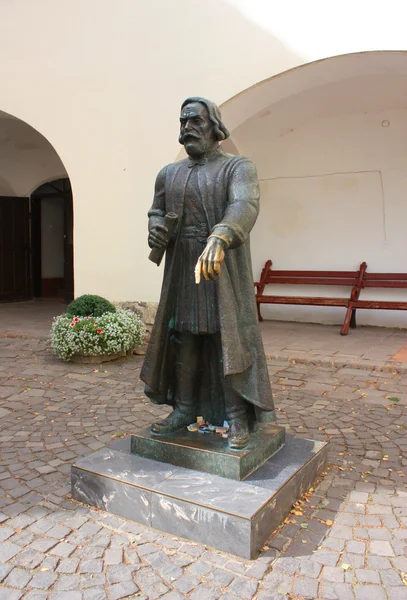 Le monument pour Fedor Koryatovych dans le château Palanok à Mukachevo, Ukraine — Photo