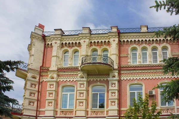 ウクライナのウマンにあるPavel Tychynaにちなんで名付けられた州立教育大学 — ストック写真