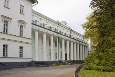 Nezhinsky Devlet Üniversitesi adını Ukrayna 'nın Nizhyn kentinde Golol' dan almıştır.