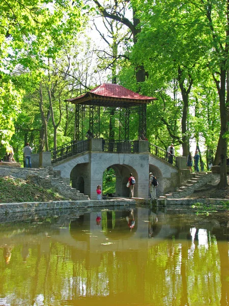 Ponte Chinesa Parque Alexandria Belaya Tserkov Ucrânia — Fotografia de Stock