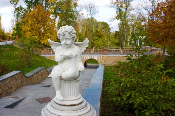 Escultura Anjo Rizopolozhencheskiy Mosteiro Masculino Antes Palácio Hoetsky Tomashivka Oblast — Fotografia de Stock