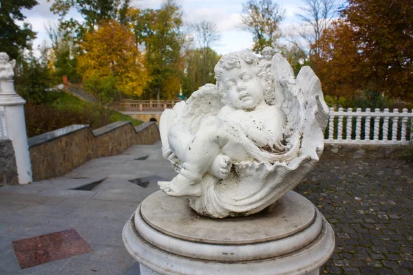 Escultura Anjo Rizopolozhencheskiy Mosteiro Masculino Antes Palácio Hoetsky Tomashivka Oblast — Fotografia de Stock