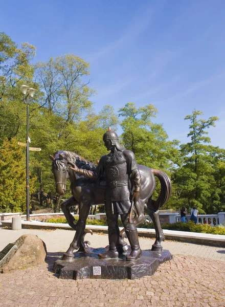 Monumento Dobrynya Nikitich Com Cavalo Parque Drevlyanskiy Korosten Ucrânia — Fotografia de Stock
