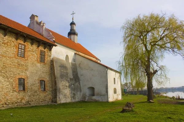 Igreja Castelo Século Xvi Castelo Dos Príncipes Ostrozkikh Starokostyantyniv Ucrânia — Fotografia de Stock