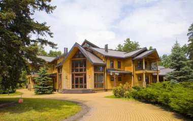 Sukholuchchya, Ukrayna 'daki eski başkan Viktor Yanukoviç' in av evinde 