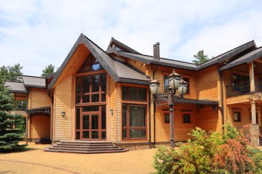 Sukholuchchya, Ukrayna 'daki eski başkan Viktor Yanukoviç' in av evinde 