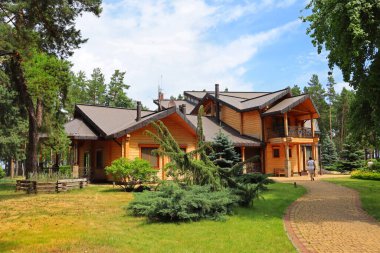 Sukholuchchya, Ukrayna 'daki eski başkan Viktor Yanukoviç' in av evinde 