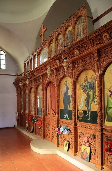 Εσωτερικό Της Ελληνικής Ορθόδοξης Εκκλησίας Στο Ksamil Της Αλβανίας — Φωτογραφία Αρχείου