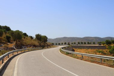 Arnavutluk 'ta güneşli bir günde Yılan Yollu Manzara