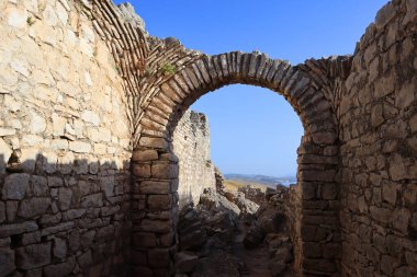 Arnavutluk 'un Saranda kentinde 40 azize manastırı
