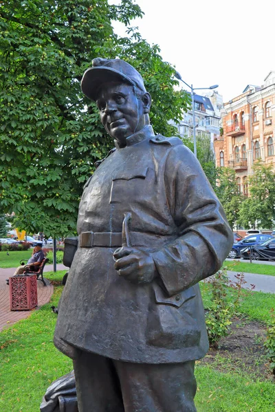 Monument Voor Acteur Gnat Jura Rol Van Vejk Kiev Oekraïne — Stockfoto