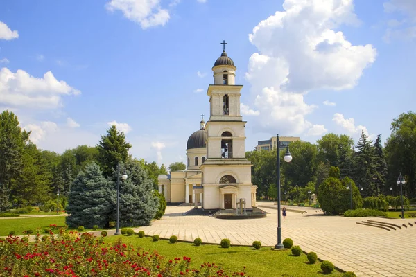 Krisztus Születésének Harangtornya Katedrálisa Chisinauban Moldovában — Stock Fotó