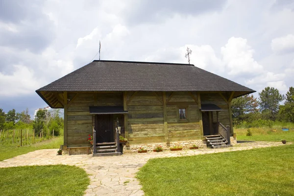 摩尔多瓦基希讷乌村博物馆木制教堂 — 图库照片