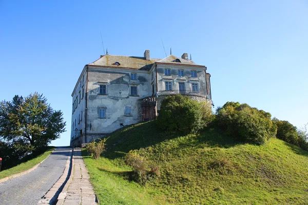 Castelo de Oleskij na região de Lvivskiy, Ucrânia — Fotografia de Stock