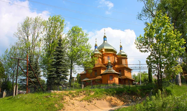Новый храм Рождества Пресвятой Богородицы в Ворохте, Украина — стоковое фото