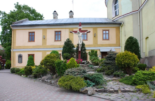 The patio of  Vasilian monastery of St. Peter and Paul in Drohobych, Ukraine — Stock Photo, Image