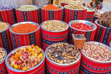 Dubai, BAE 'de satılık Arap baharatlarının yakın görüntüsü