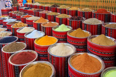 Dubai, BAE 'de satılık Arap baharatlarının yakın görüntüsü