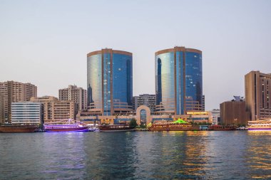 Akşam Dubai, BAE 'de Deira Bölgesi Panoraması