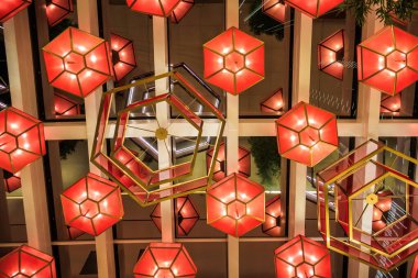 BAE 'deki Dubai AVM' deki Çin şehrinde altın fenerler.