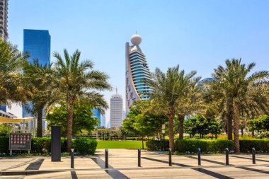  Dubai, BAE 'nin merkezindeki tipik gökdelenlere bak