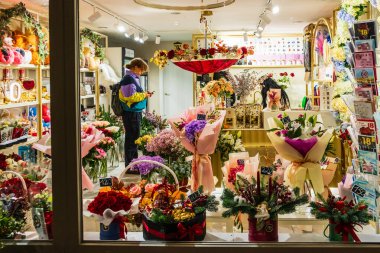 Varşova, Polonya 'da yeni yıl ve Noel buketleri satılıyor