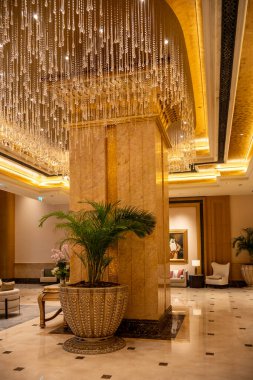Abu Dabi, BAE 'deki Emirlik Sarayı Mandarin Oriental' in lüks iç mekanı.