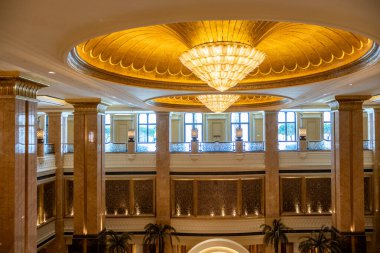 Abu Dabi, BAE 'deki Emirlik Sarayı Mandarin Oriental' in lüks iç mekanı.