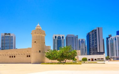 Qasr Al Hosn Kalesi - Abu Dabi, BAE 'deki ülkenin en eski hanedanı ve en eski binası.