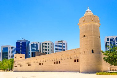 Qasr Al Hosn Kalesi - Abu Dabi, BAE 'deki ülkenin en eski hanedanı ve en eski binası.