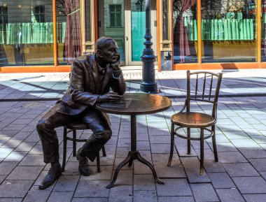 Budapeşte, Macaristan 'da yazar Dule Crudi anıtı