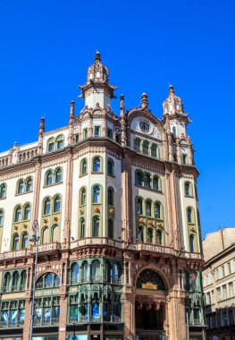 Macaristan 'ın Budapeşte şehir merkezindeki tarihi vintage ev (Gresham Palace)