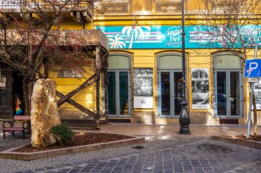 Budapeşte, Macaristan 'ın Yahudi mahallesinde bir bar.