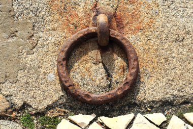 Demirleyen gemiler için metal halkanın yakın görüntüsü