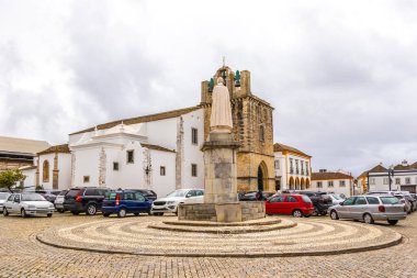 Faro, Algarve, Portekiz 'deki Piskopos Francisco Gomes de Avelar anıtı