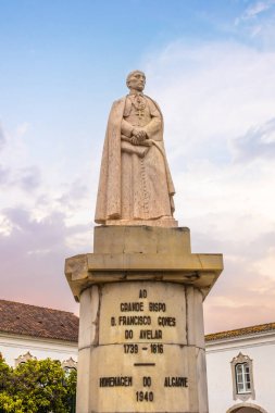 Faro, Algarve, Portekiz 'deki Piskopos Francisco Gomes de Avelar anıtı