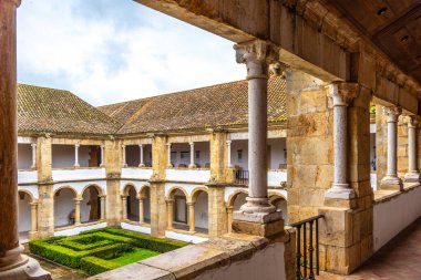 Faro Belediye Müzesi Avlusu, Algarve, Portekiz