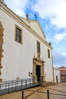 Faro, Algarve, Portekiz 'deki Aziz Peter Kilisesi