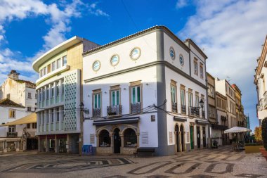 Faro, Algarve, Portekiz şehir merkezinin klasik mimarisi.