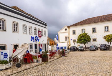 Faro, Algarve, Portekiz 'deki sokak kafesi.
